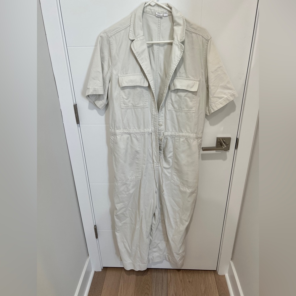 Gap beige jumpsuit with short sleeves and pants